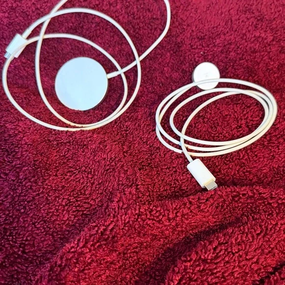 Apple White Chargers.
For Apple Watch and MagSafe charger - Picture 2 of 4